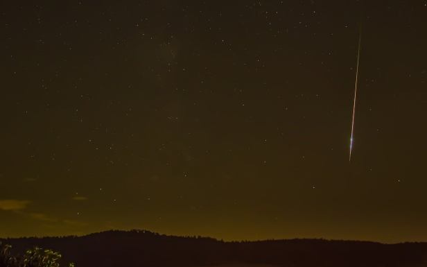 Shooting Star by adege on Pixabay