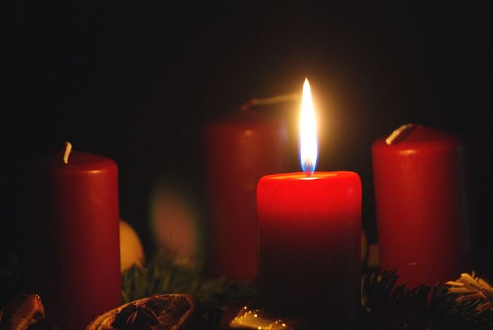 Advent Candle First by Liesel on Wikimedia Commons